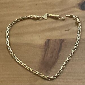 Beverly Hills Gold: 14k. Vintage yellow gold box link about 7 1/2 inch bracelet.